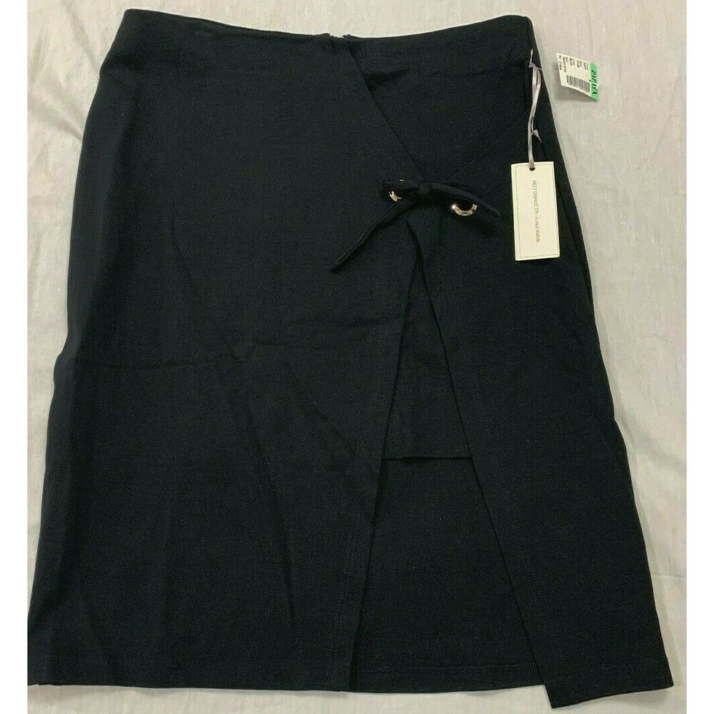 NWT PAPAYA WOMENS SKIRT SIZE L